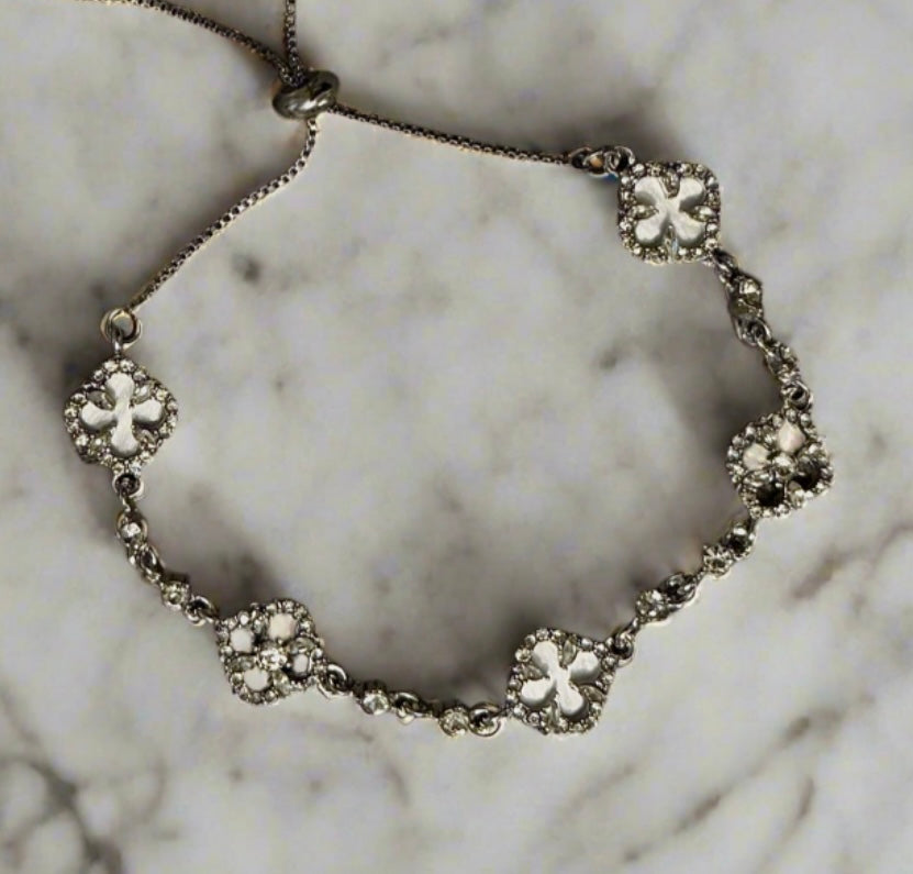 adjustable clover bracelet